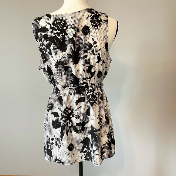 Motherhood Maternity sleeveless top size large - Picture 9 of 11